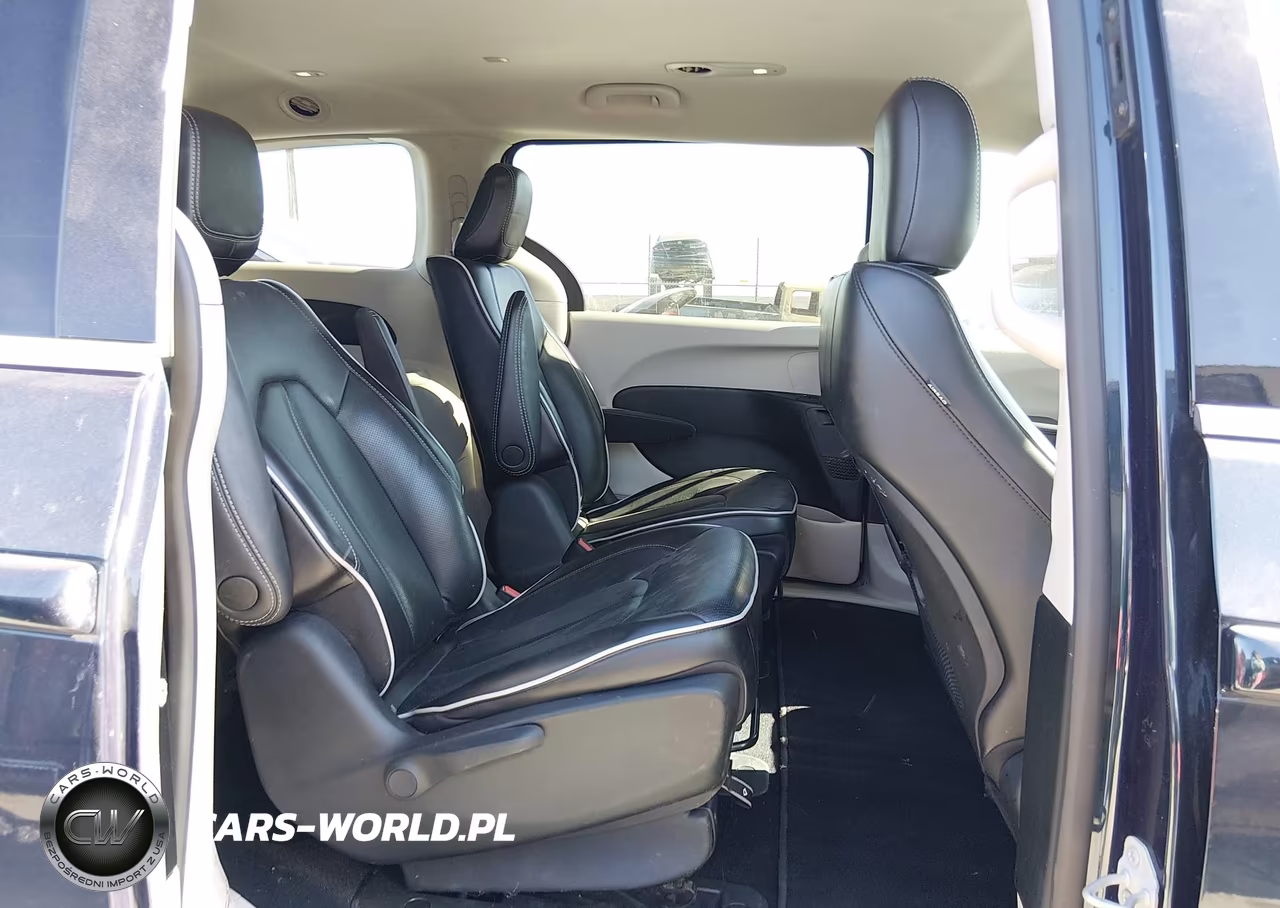 2024 Chrysler Pacifica Hybrid Select VIN:2C4RC1S71RR102635 - 8