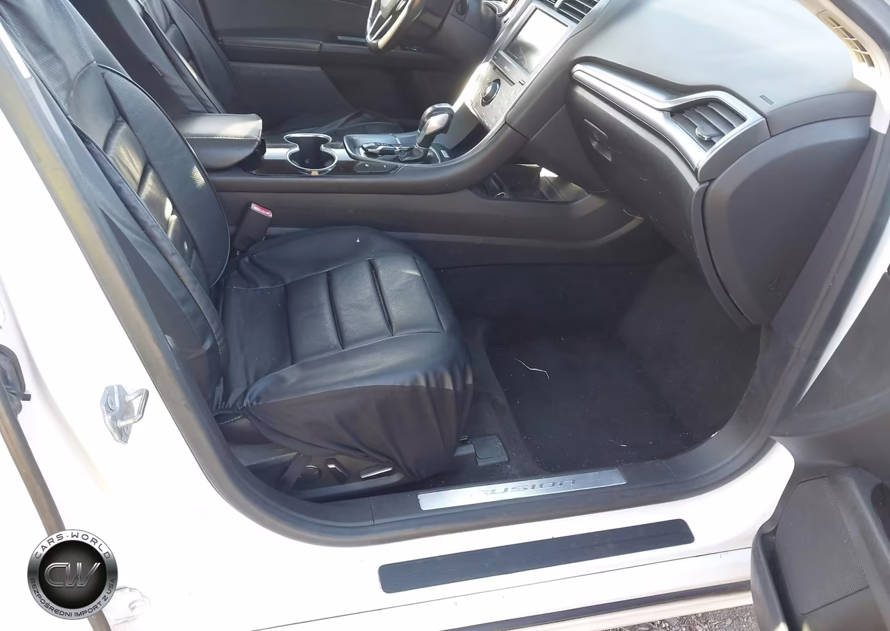 2014 Ford Fusion Energi Titanium VIN:3FA6P0SU1ER230102 - 5