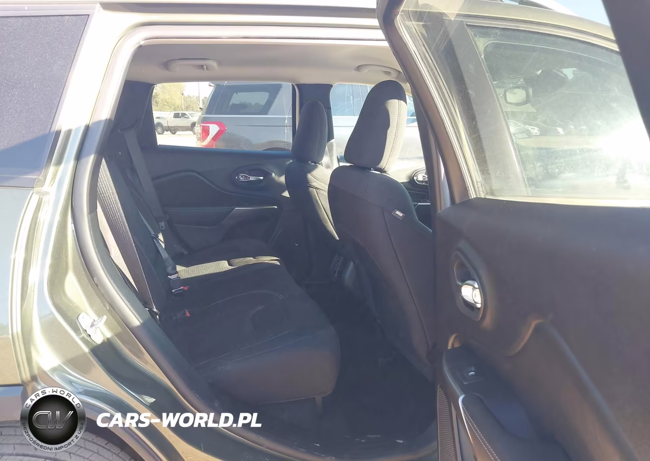 2021 Jeep Cherokee Latitude Fwd VIN:1C4PJLCBXMD103824 - 8