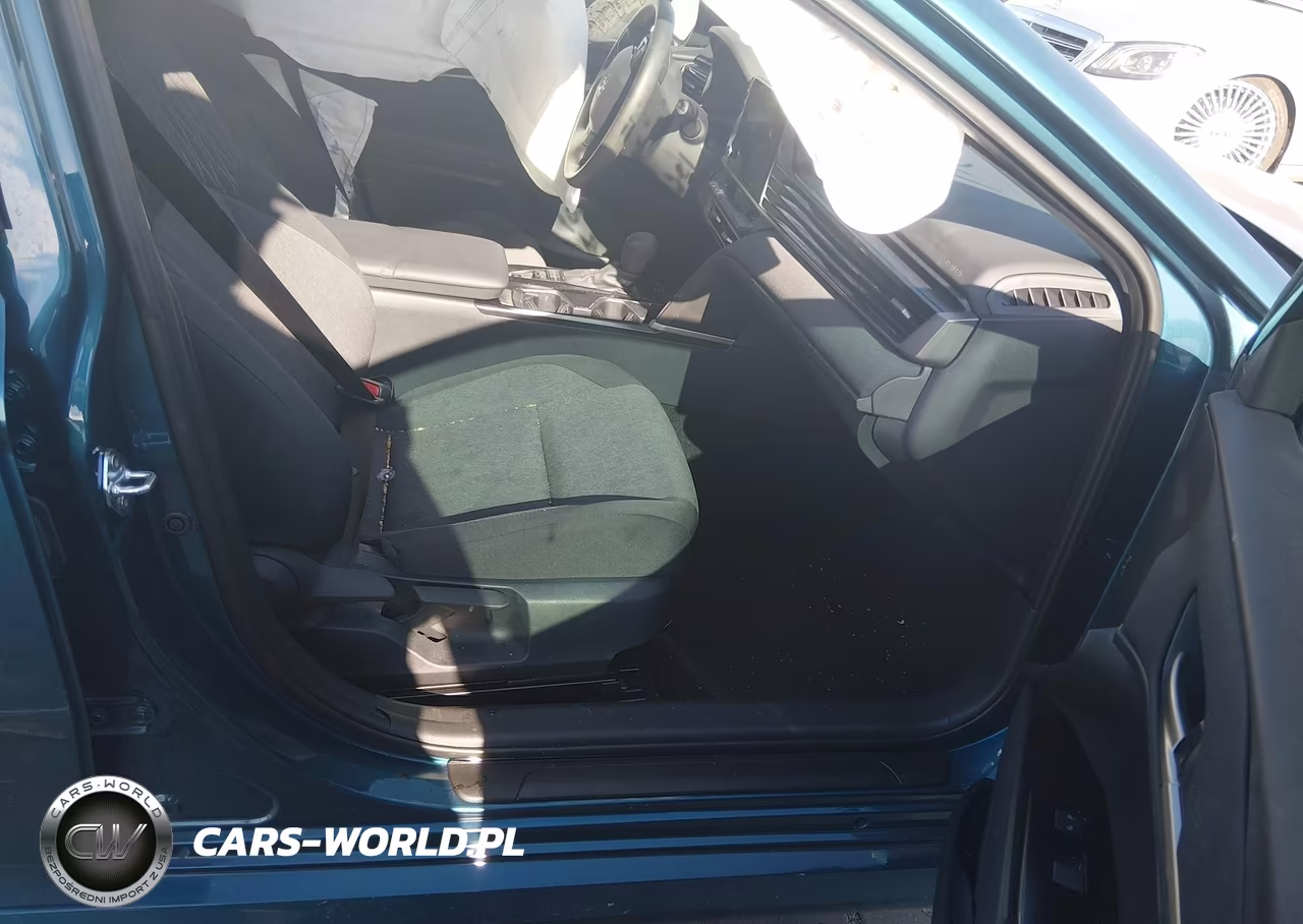 2026 Toyota Camry Le VIN:4T1DAACK4TU258726 - 5