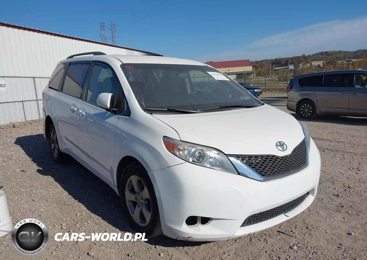 2016 Toyota Sienna Le 8 Passenger