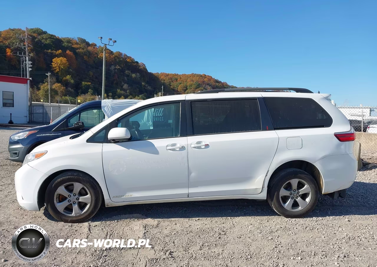 2016 Toyota Sienna Le 8 Passenger VIN:5TDKK3DC6GS714456 - 14