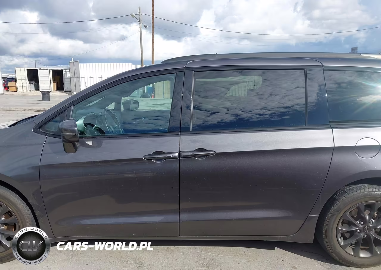 2021 Chrysler Pacifica Touring VIN:2C4RC1FG4MR501218 - 14