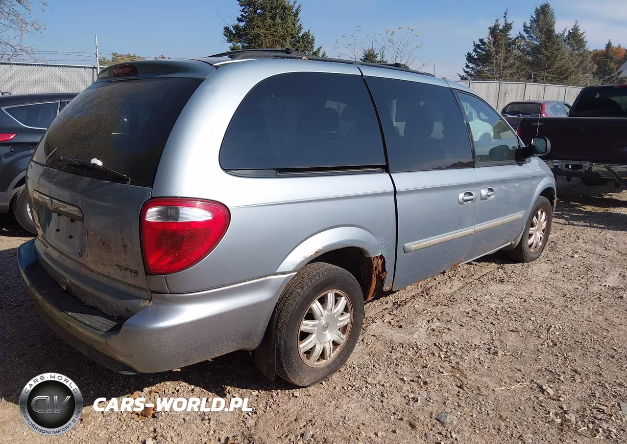 2006 Chrysler Town & Country Touring VIN:2A4GP54L06R713937 - 4