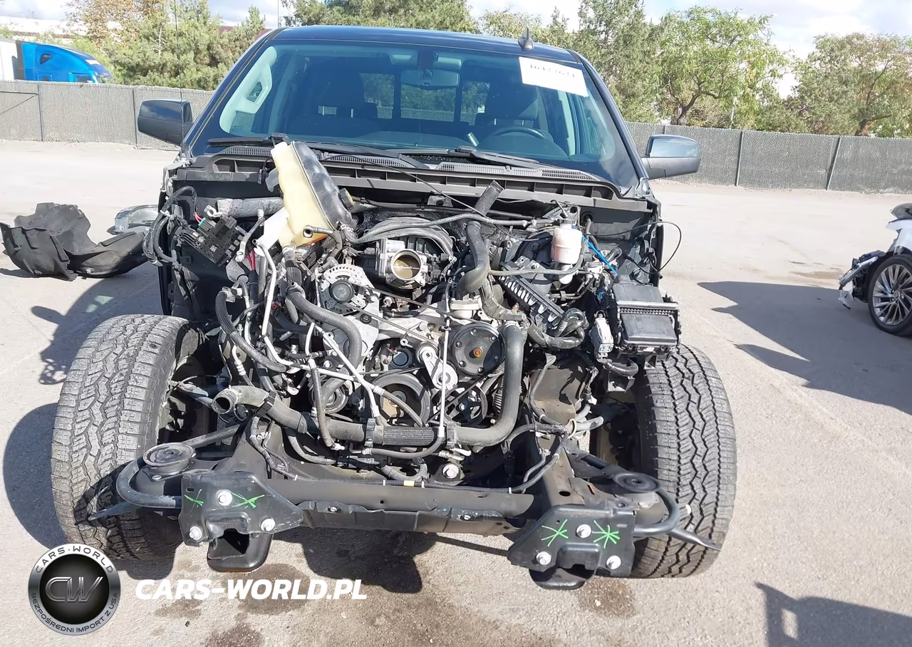 2018 Chevrolet Silverado 1500 1Lt VIN:3GCPCREC9JG282715 - 18