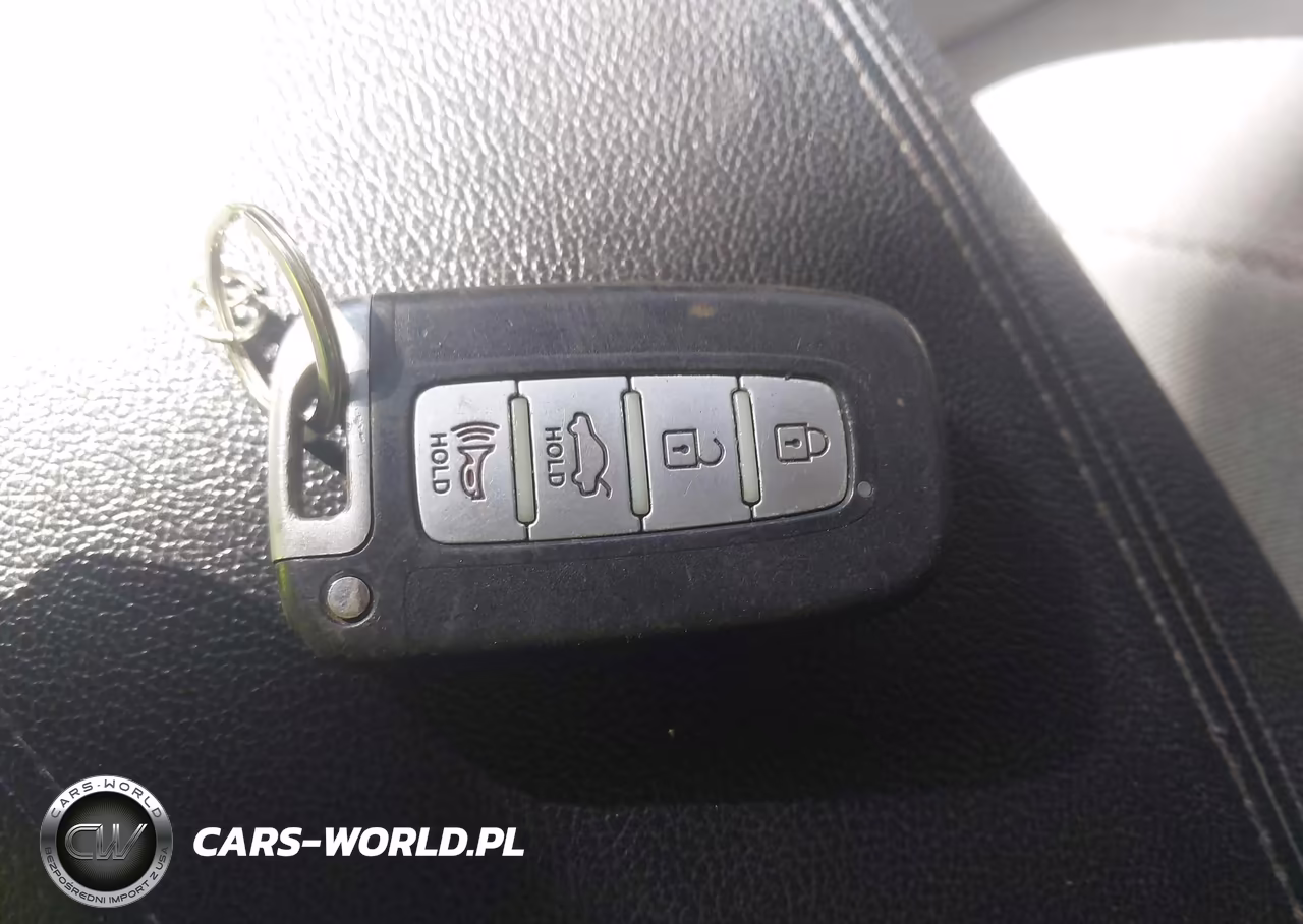2011 Hyundai Sonata Hybrid VIN:KMHEC4A40BA000773 - 11