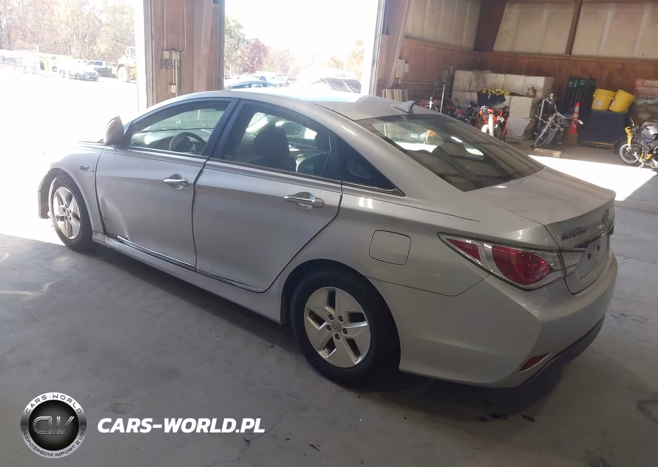 2011 Hyundai Sonata Hybrid VIN:KMHEC4A40BA000773 - 3