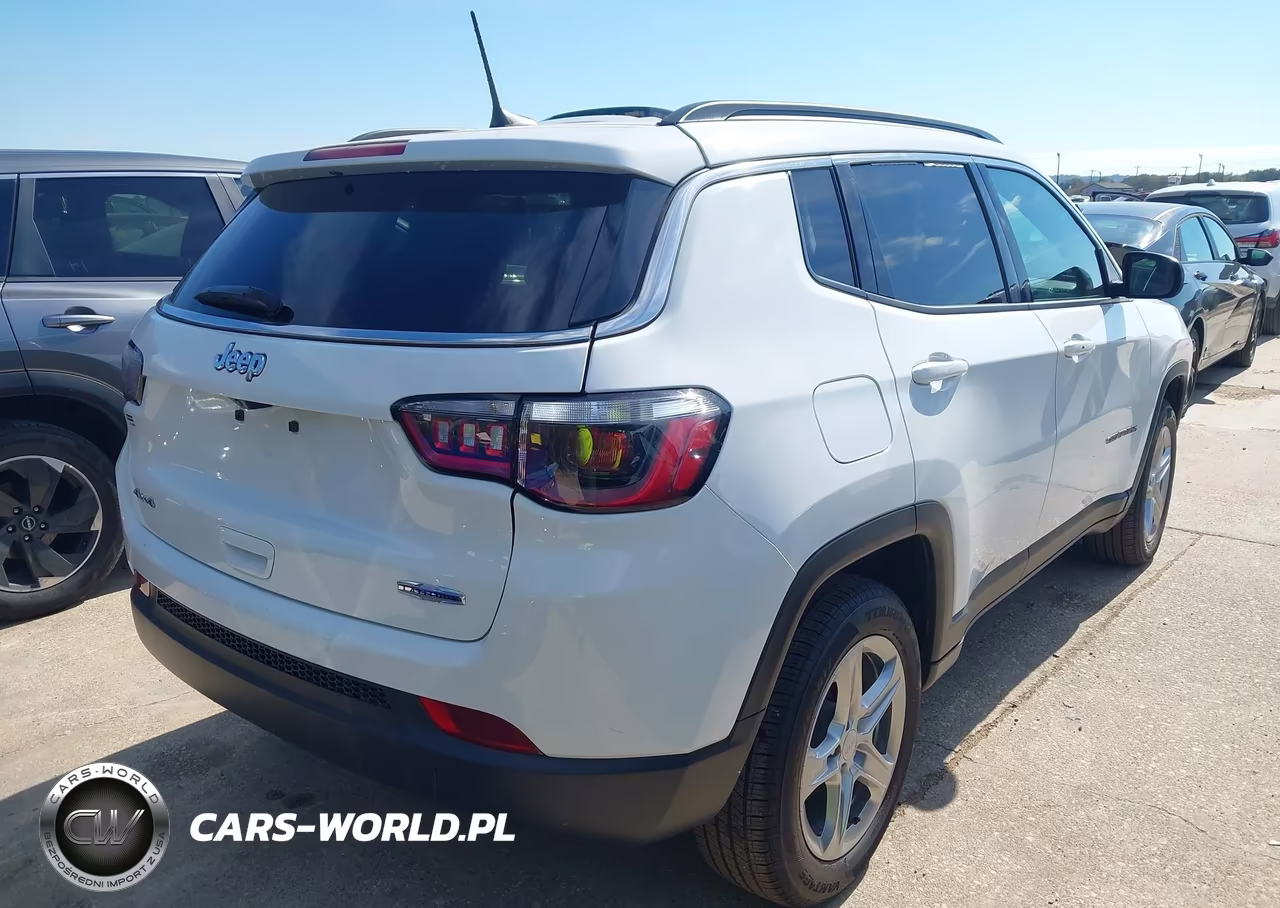 2024 Jeep Compass Latitude 4X4 VIN:3C4NJDBN6RT598694 - 4