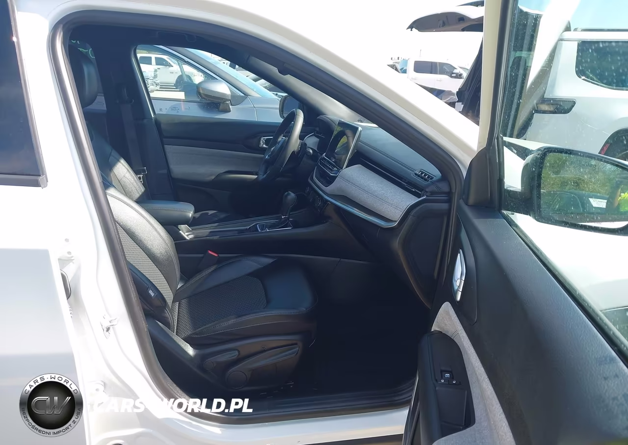2024 Jeep Compass Latitude 4X4 VIN:3C4NJDBN6RT598694 - 5