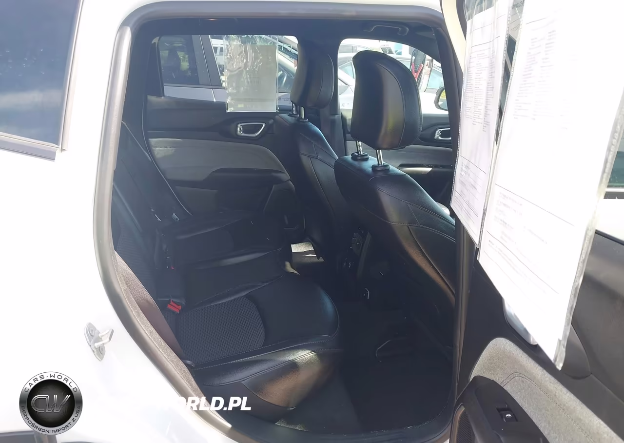 2024 Jeep Compass Latitude 4X4 VIN:3C4NJDBN6RT598694 - 8