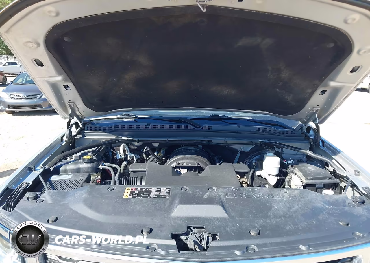2019 Chevrolet Suburban Lt VIN:1GNSCHKC3KR199783 - 10