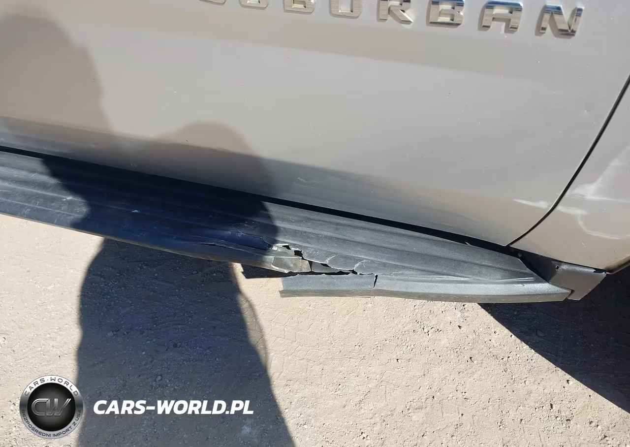 2019 Chevrolet Suburban Lt VIN:1GNSCHKC3KR199783 - 6
