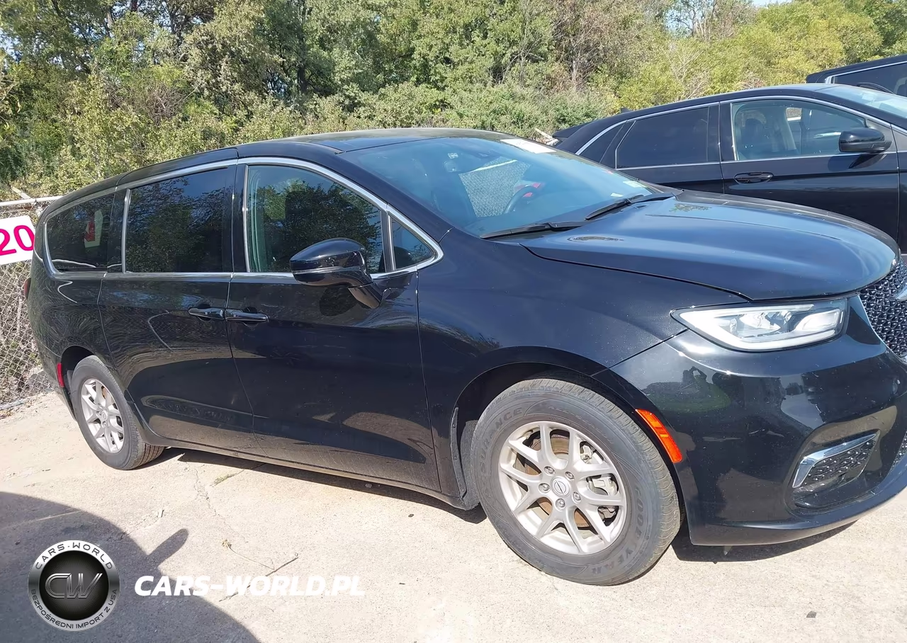 2025 Chrysler Pacifica Select VIN:2C4RC1BG1SR578776 - 13