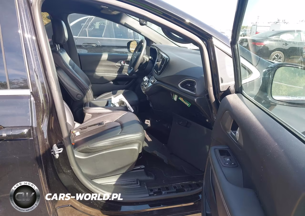 2025 Chrysler Pacifica Select VIN:2C4RC1BG1SR578776 - 5