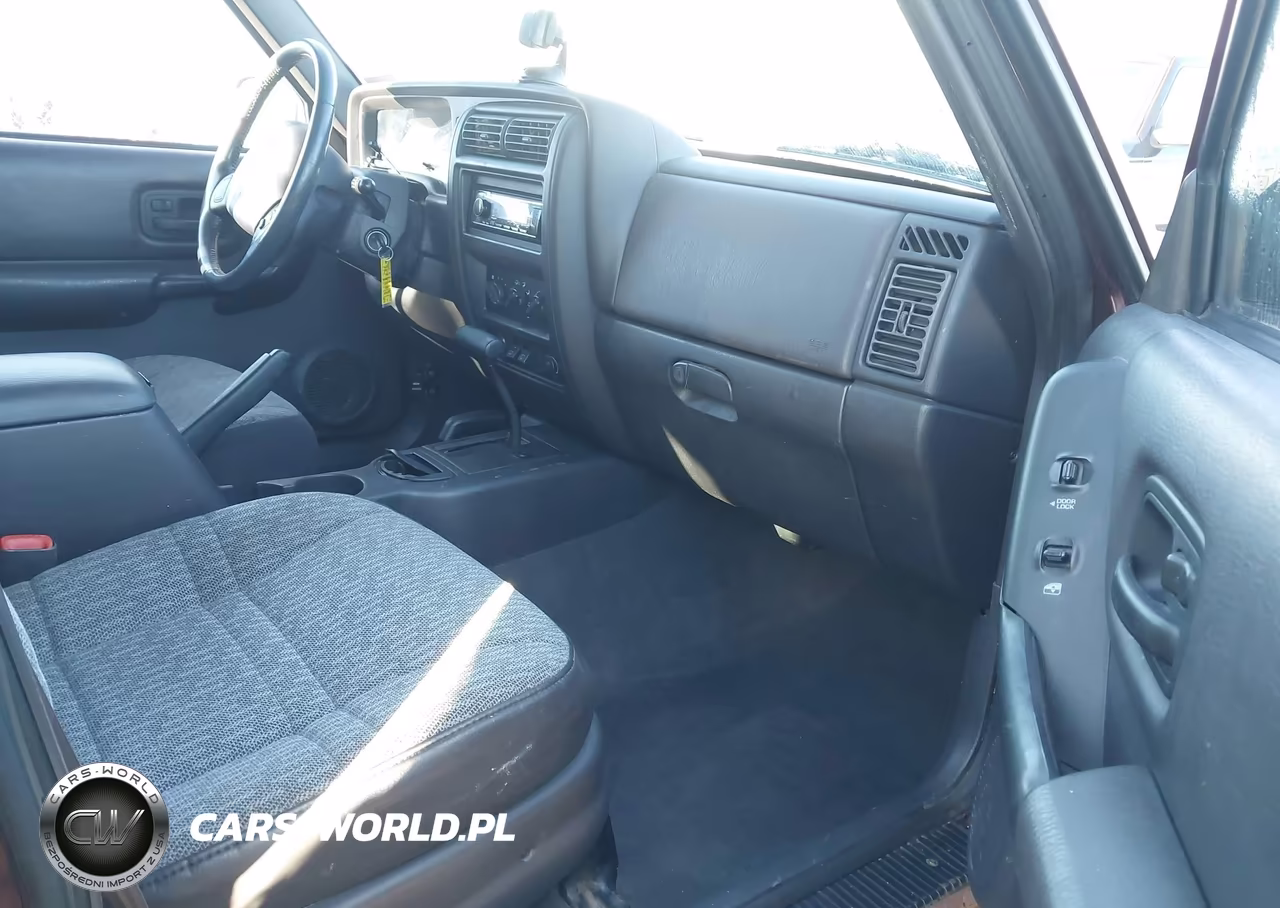 2001 Jeep Cherokee Sport VIN:1J4FF48S01L500823 - 5