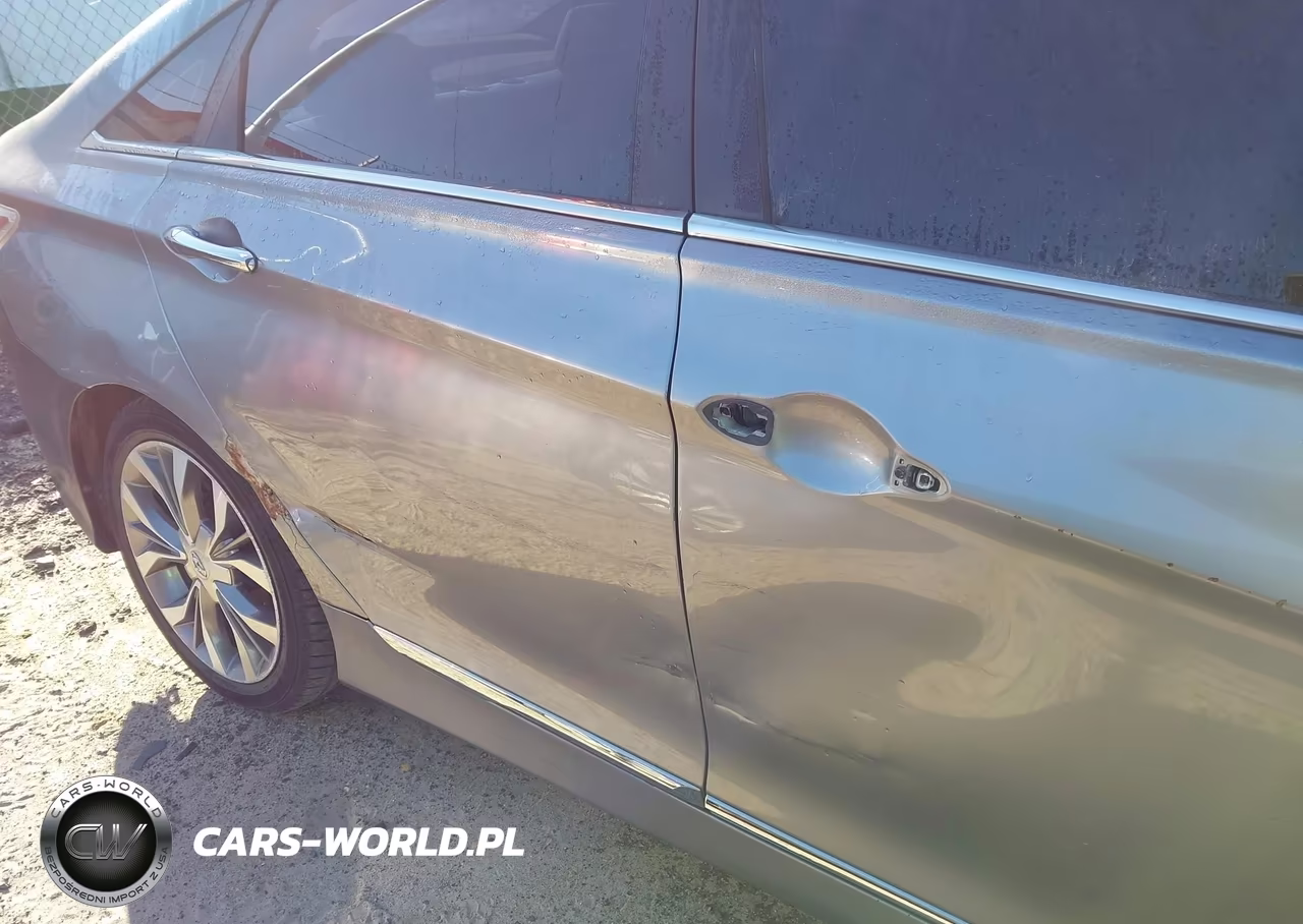 2015 Hyundai Sonata Hybrid VIN:KMHEC4A42FA137459 - 15