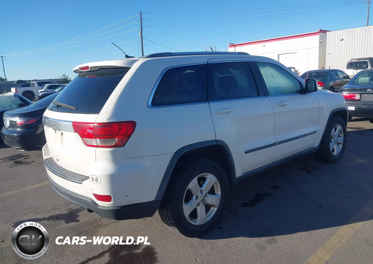 2011 Jeep Grand Cherokee Laredo VIN:1J4RR4GG6BC731423 - 4