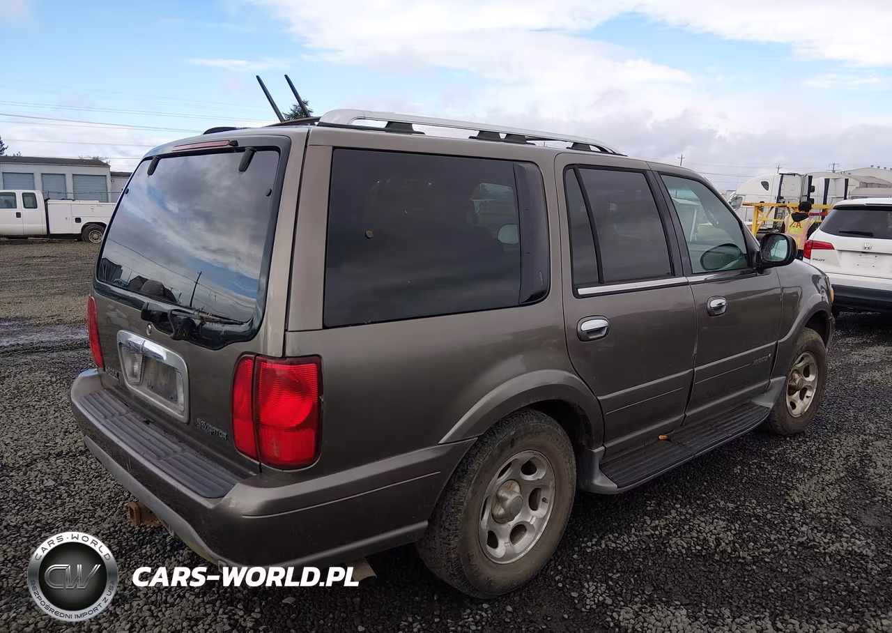 2002 Lincoln Navigator VIN:5LMFU28R62LJ16732 - 4