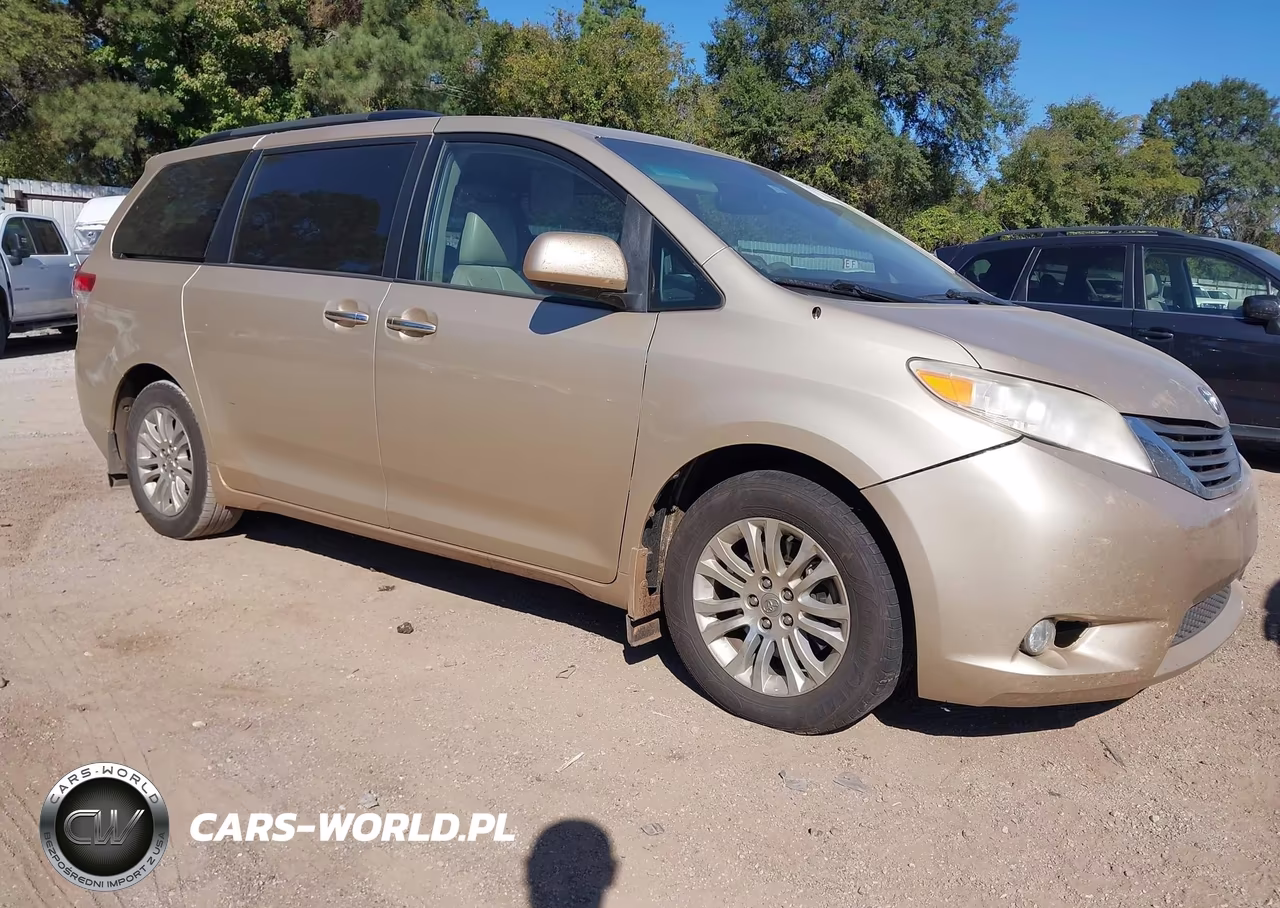 2014 Toyota Sienna Xle V6 8 Passenger – zdjęcie 1 z 16