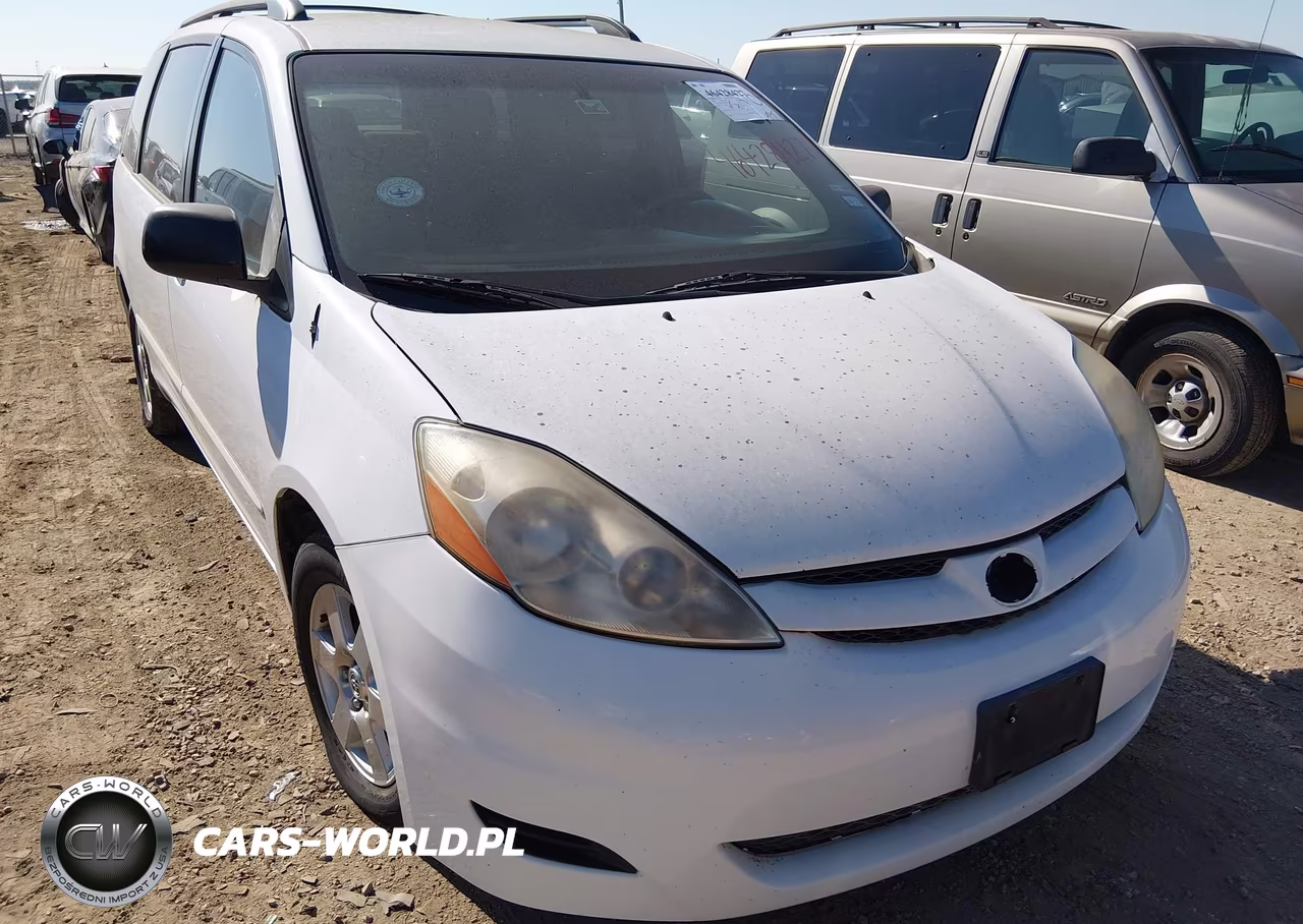 2009 Toyota Sienna Le – zdjęcie 1 z 12