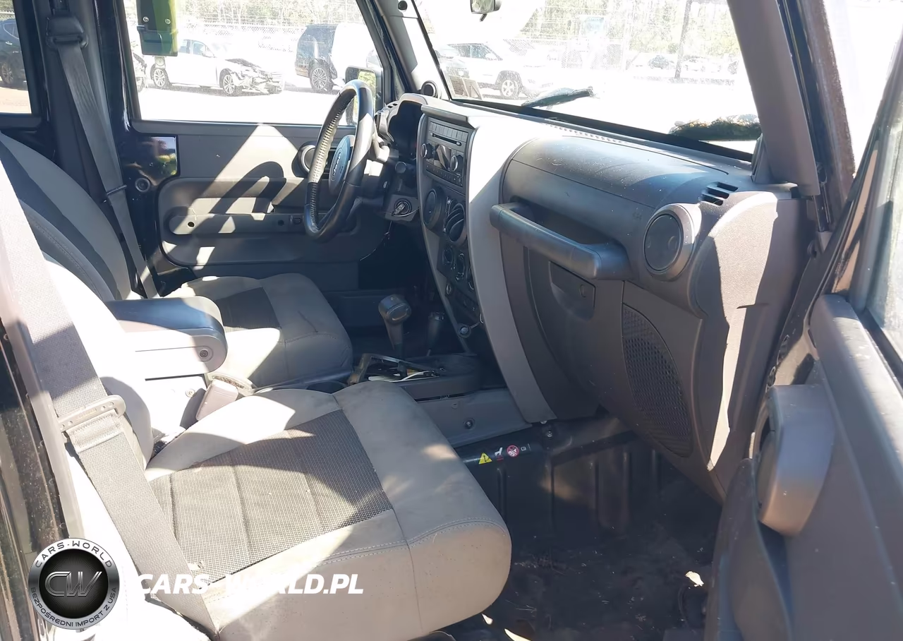2008 Jeep Wrangler Unlimited X VIN:1J4GA39148L621528 - 5