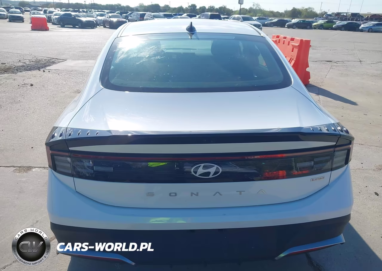 2026 Hyundai Sonata Hybrid Blue VIN:KMHL24JJ1TA185255 - 16