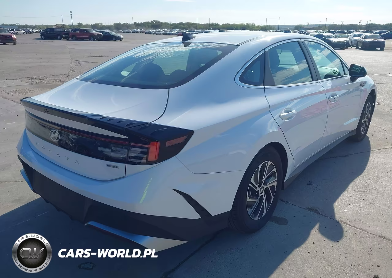 2026 Hyundai Sonata Hybrid Blue VIN:KMHL24JJ1TA185255 - 4