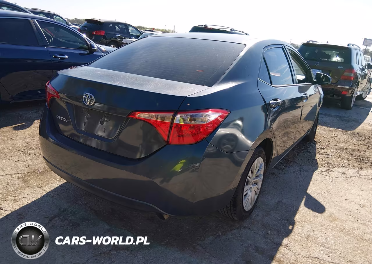 2017 Toyota Corolla Le VIN:5YFBURHE8HP640248 - 4