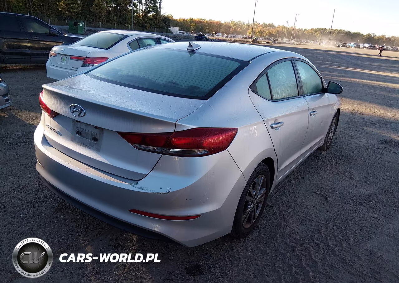 2018 Hyundai Elantra Sel VIN:5NPD84LF5JH357325 - 4