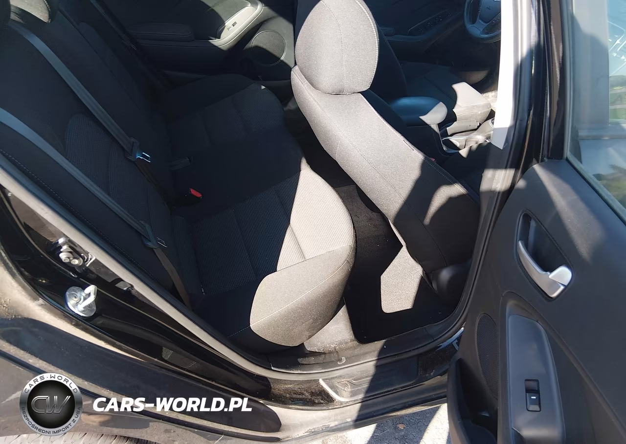 2017 Kia Forte Lx VIN:3KPFK4A75HE121102 - 8