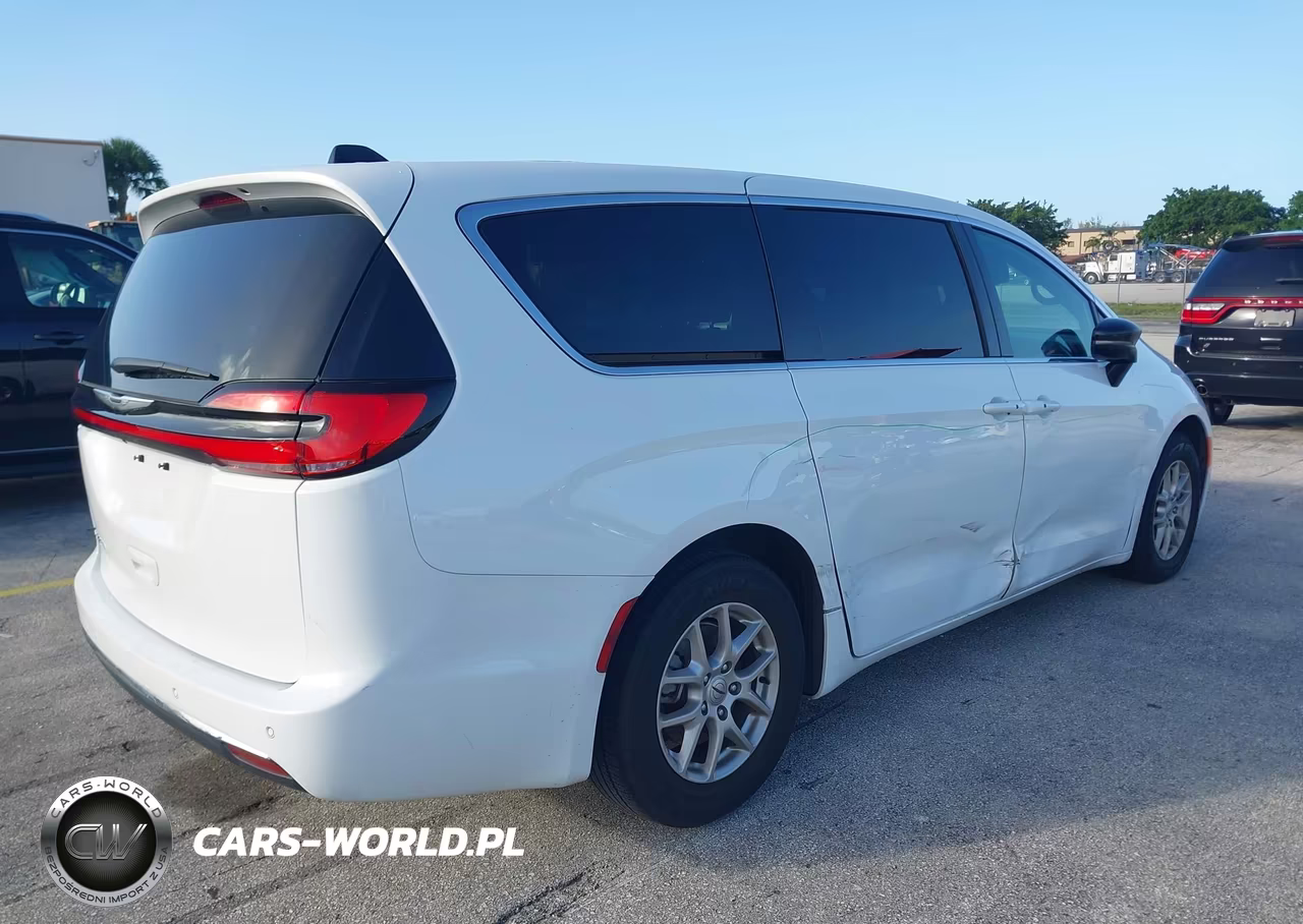 2025 Chrysler Pacifica Select VIN:2C4RC1BG0SR513613 - 4