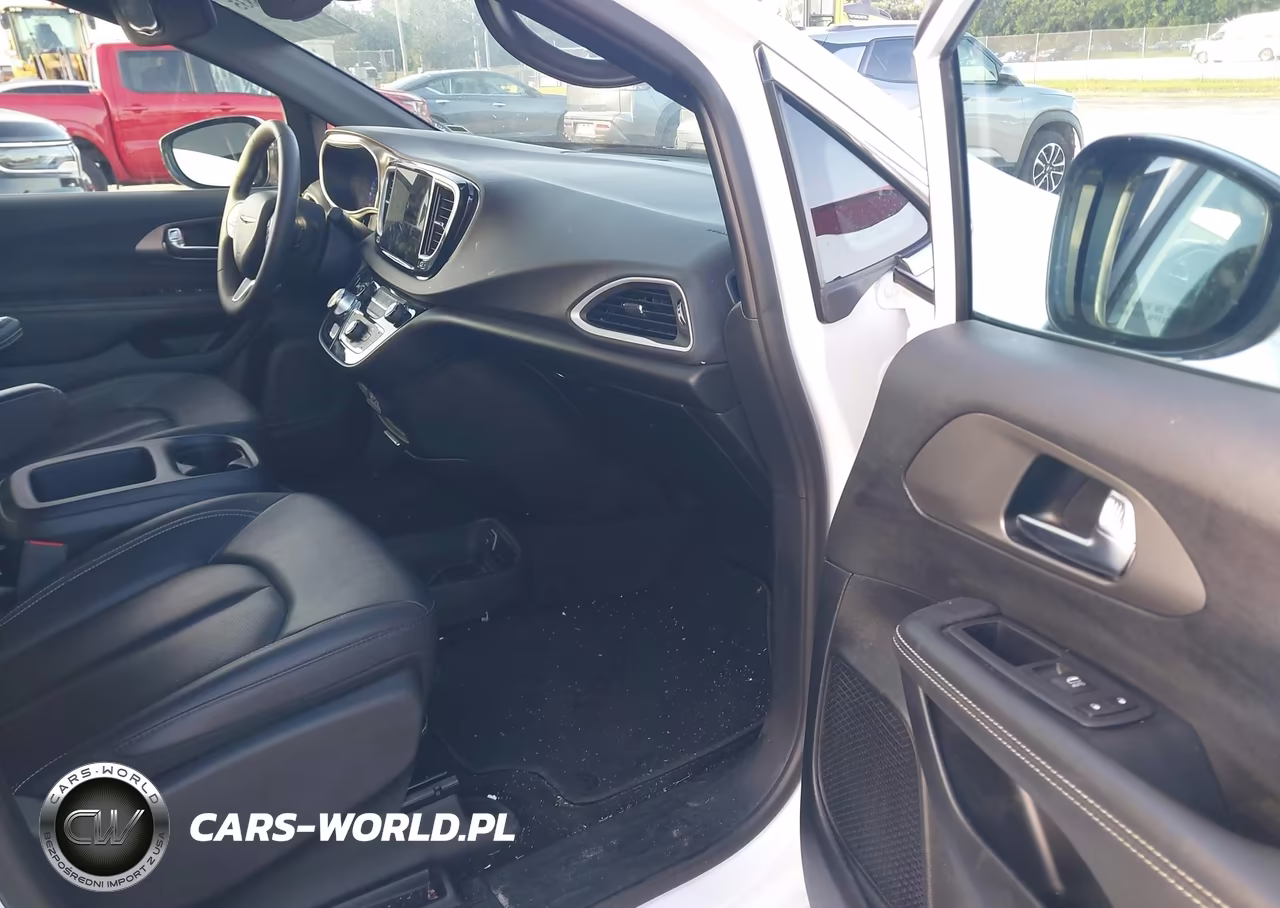 2025 Chrysler Pacifica Select VIN:2C4RC1BG0SR513613 - 5