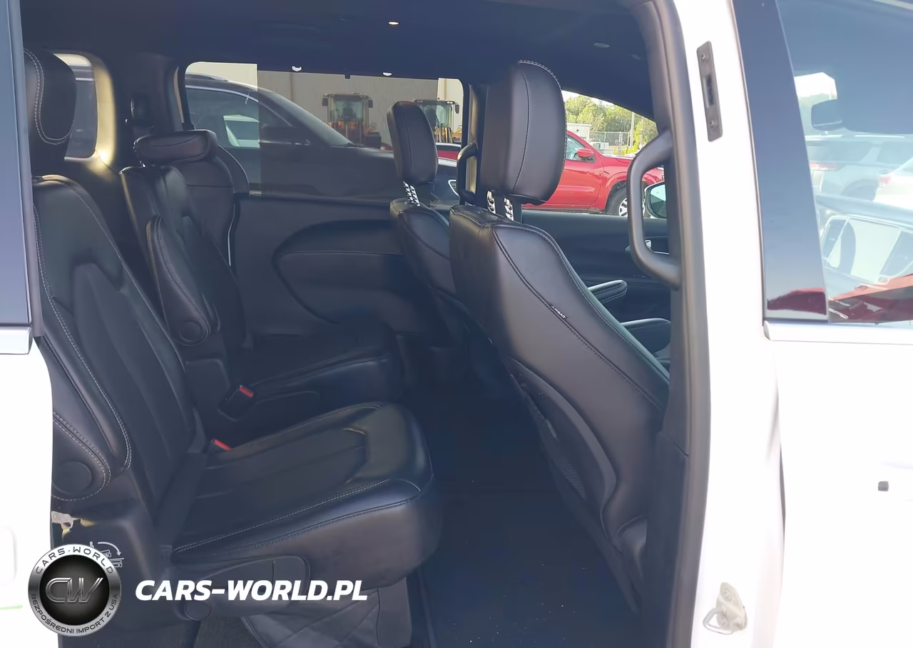 2025 Chrysler Pacifica Select VIN:2C4RC1BG0SR513613 - 8