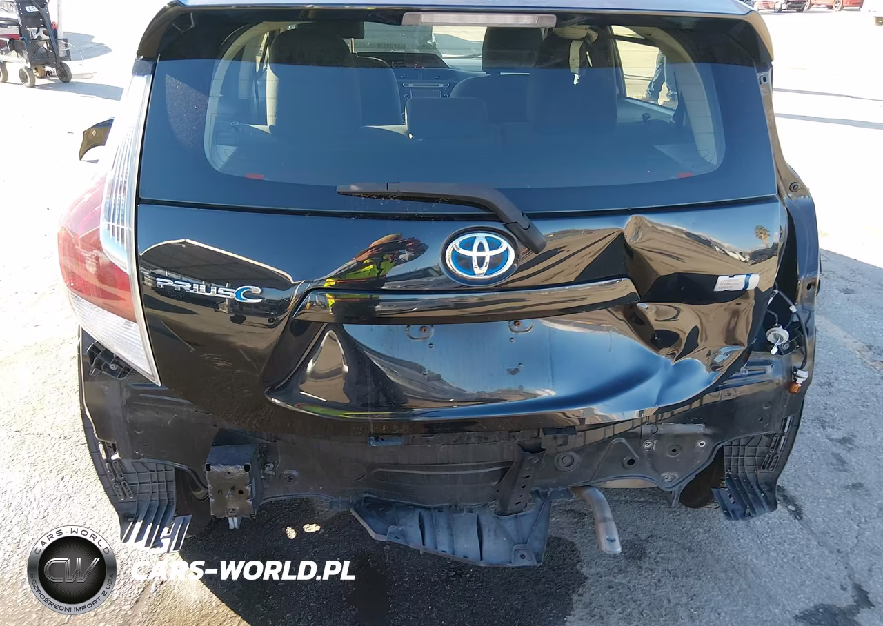 2015 Toyota Prius C Two VIN:JTDKDTB35F1586929 - 6