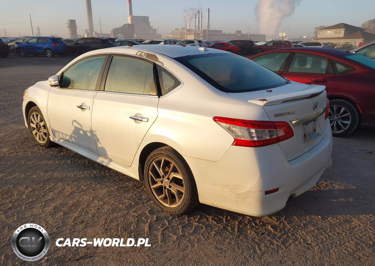 2015 Nissan Sentra Sr VIN:3N1AB7AP7FY328360 - 3
