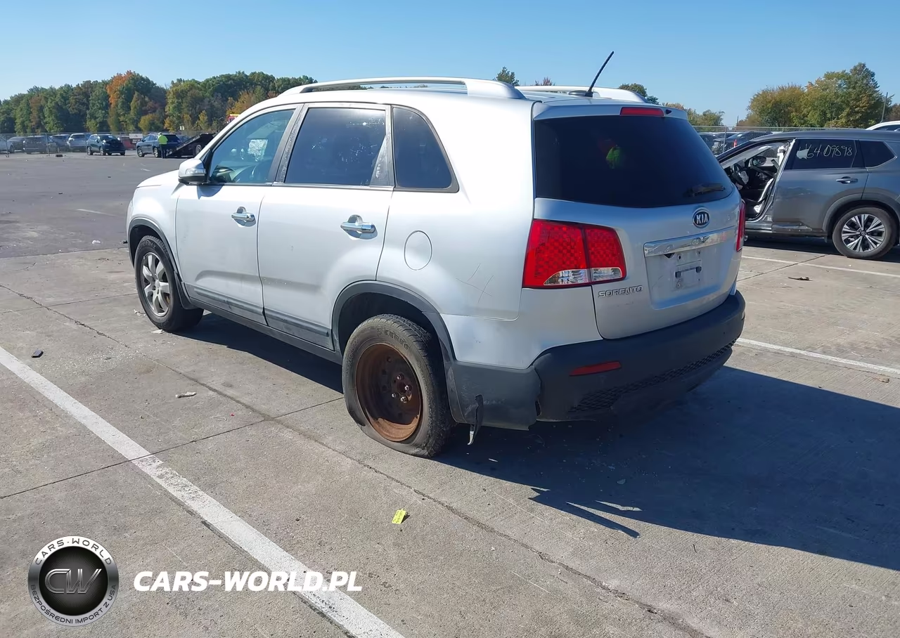 2011 Kia Sorento Lx VIN:5XYKT4A12BG028801 - 3