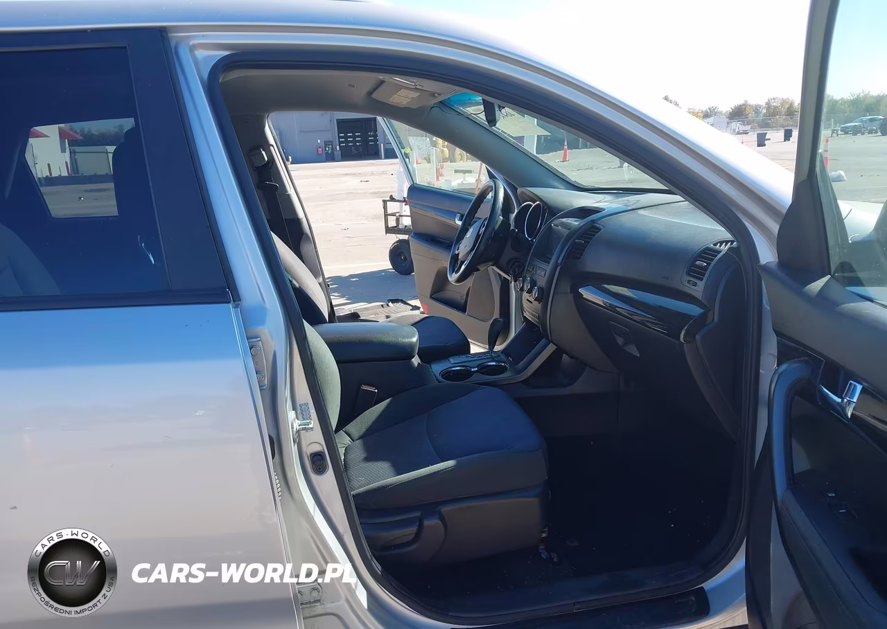 2011 Kia Sorento Lx VIN:5XYKT4A12BG028801 - 5