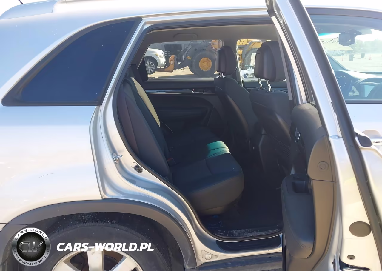 2011 Kia Sorento Lx VIN:5XYKT4A12BG028801 - 8