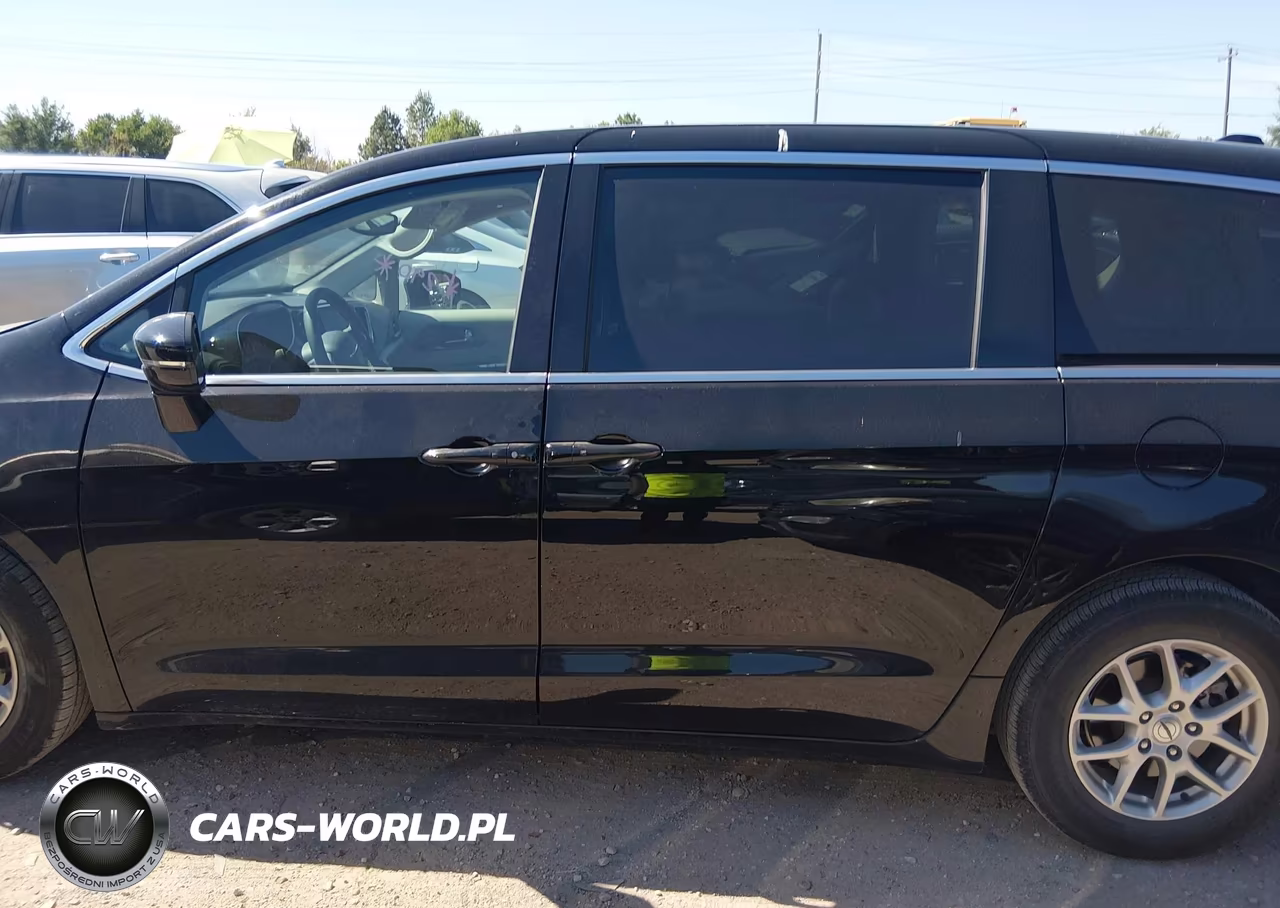 2024 Chrysler Pacifica Touring L VIN:2C4RC1BG1RR143816 - 15