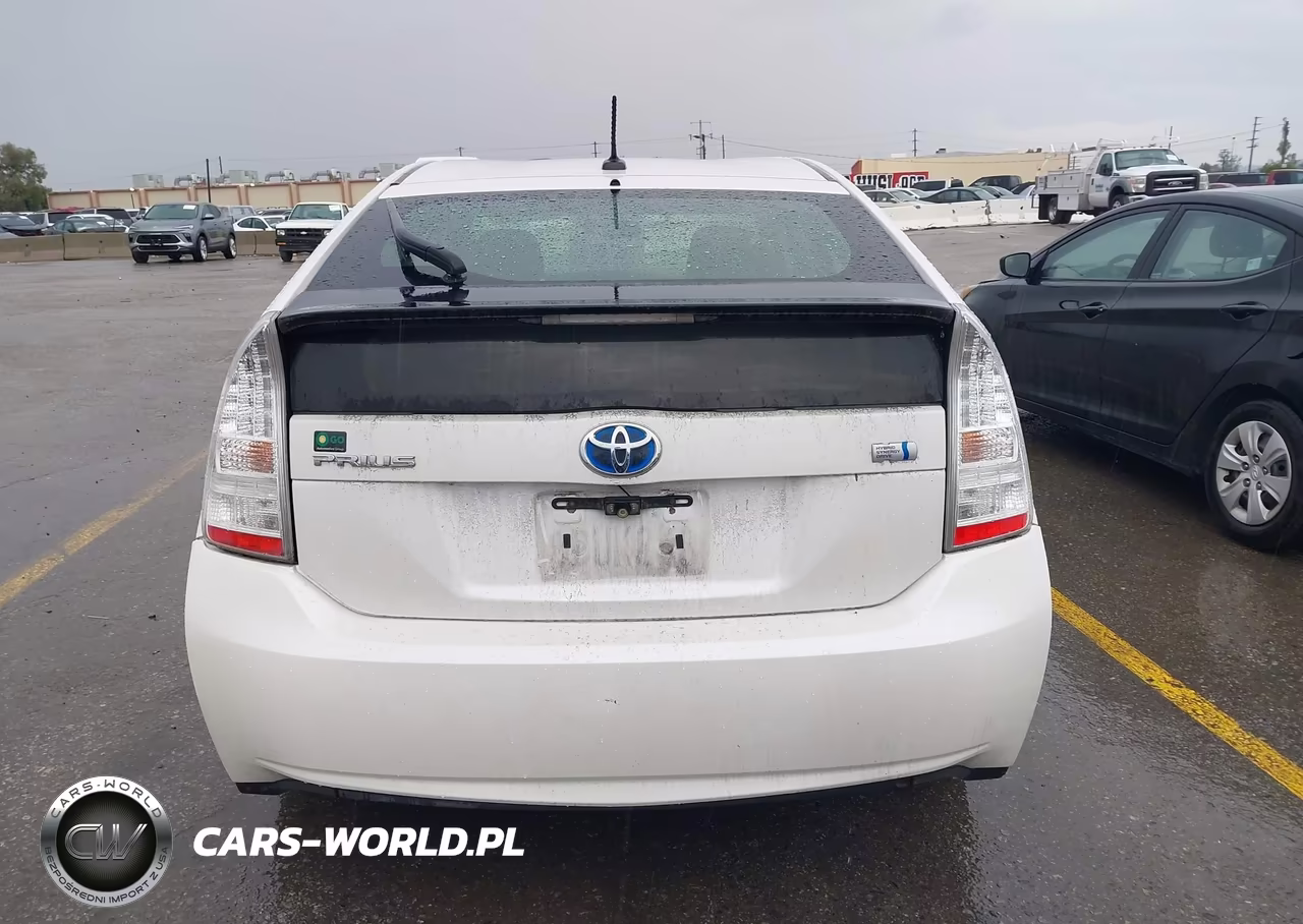 2011 Toyota Prius Two VIN:JTDKN3DU3B0296630 - 16