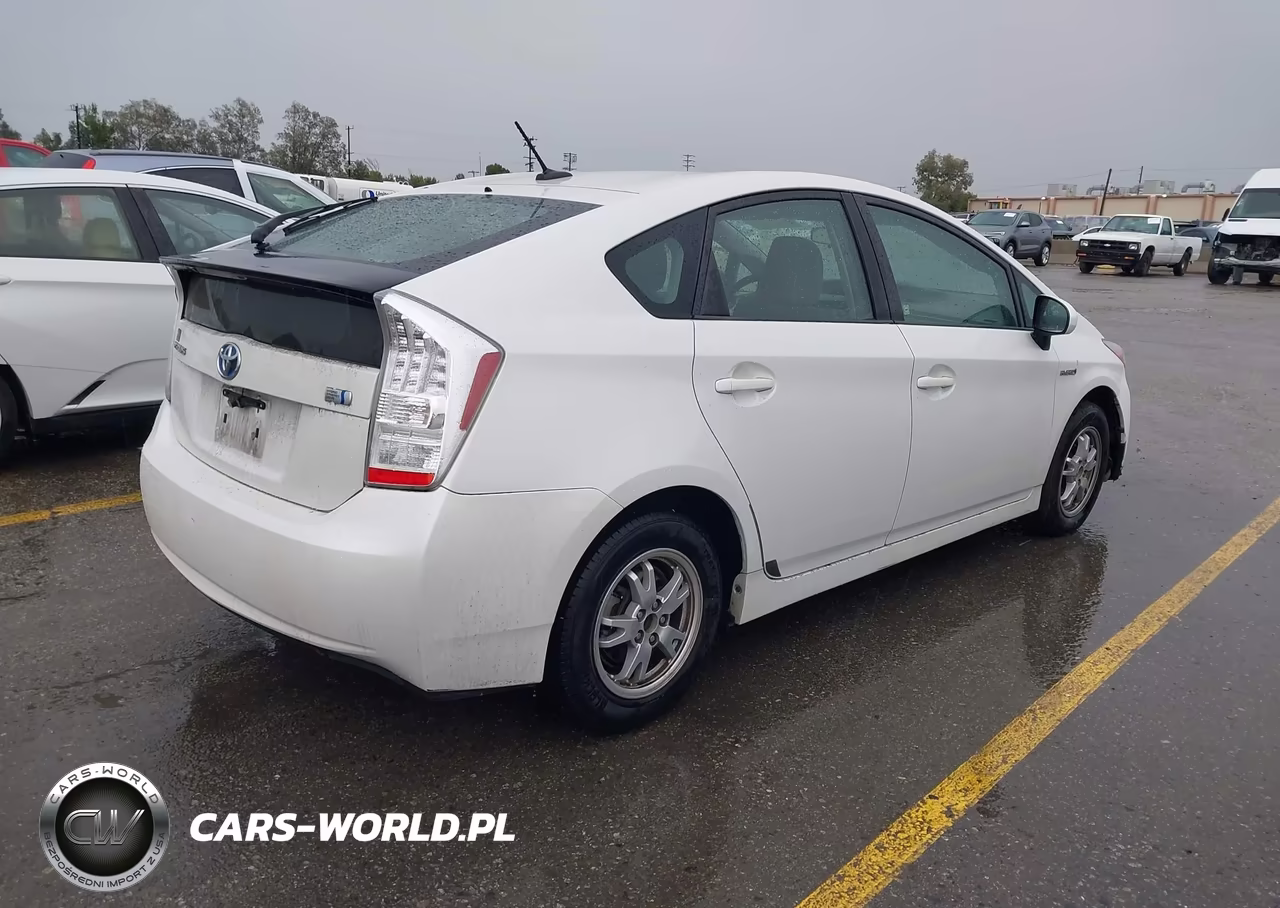 2011 Toyota Prius Two VIN:JTDKN3DU3B0296630 - 4