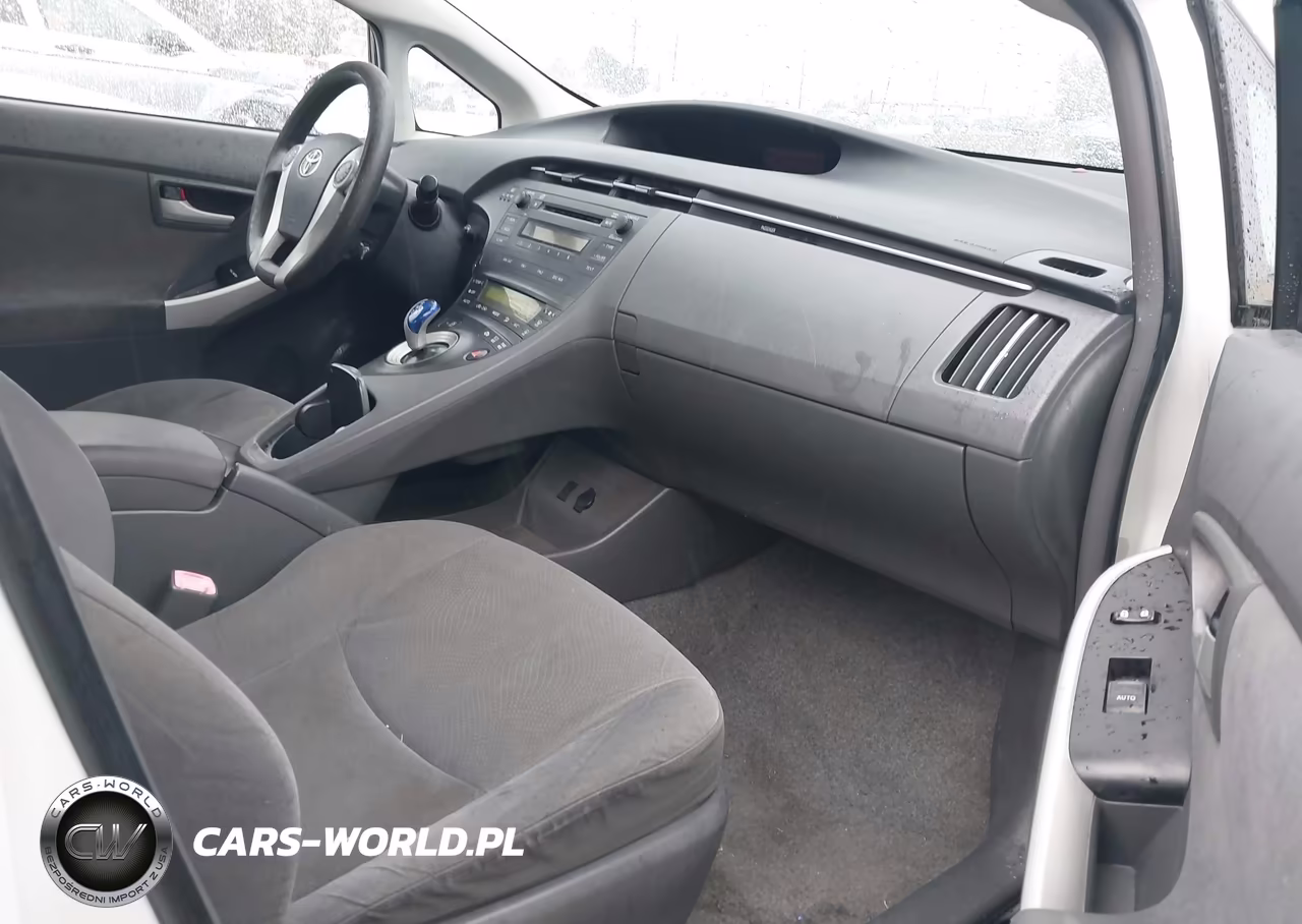 2011 Toyota Prius Two VIN:JTDKN3DU3B0296630 - 5