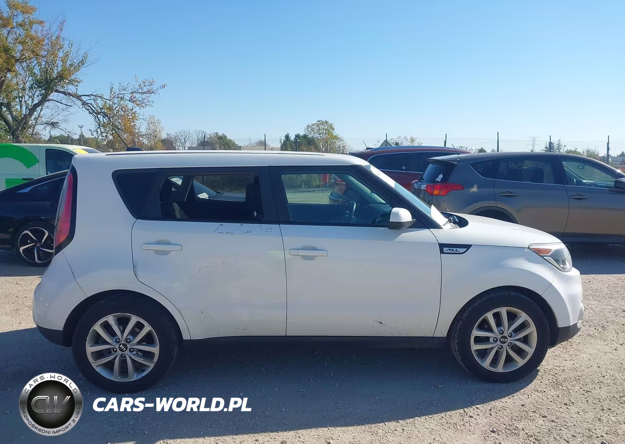 2018 Kia Soul + VIN:KNDJP3A54J7557126 - 13