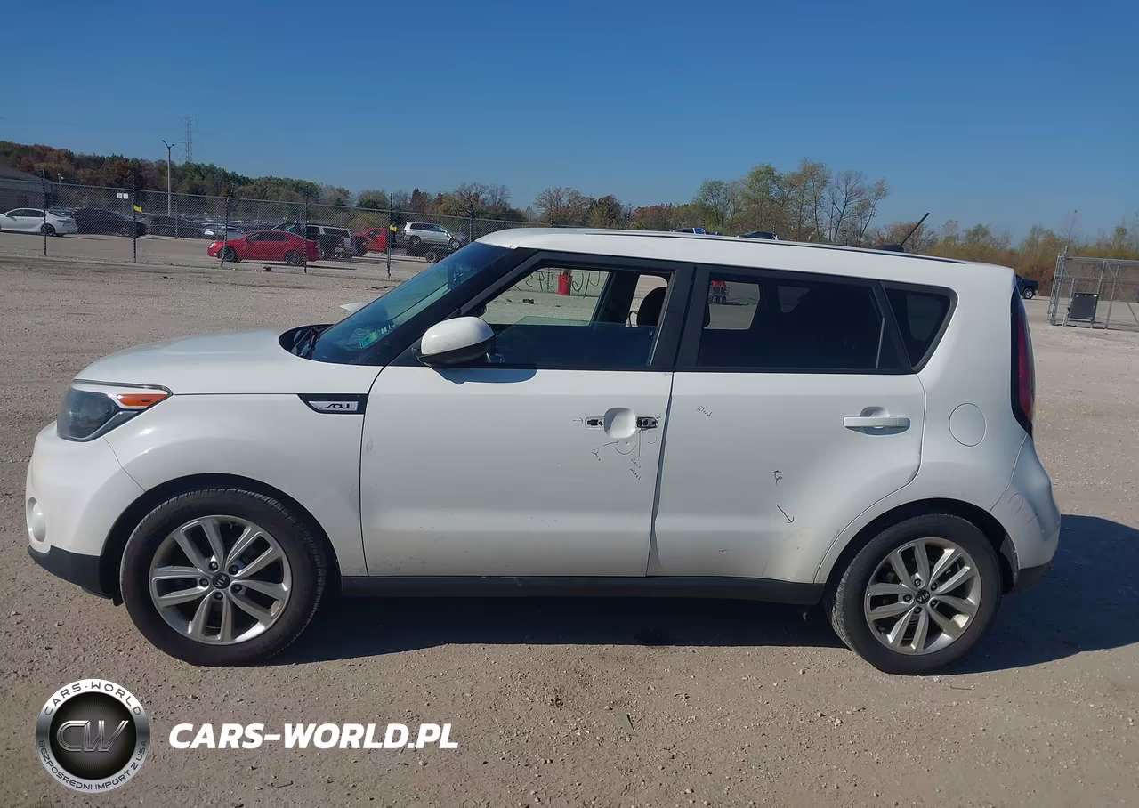 2018 Kia Soul + VIN:KNDJP3A54J7557126 - 14