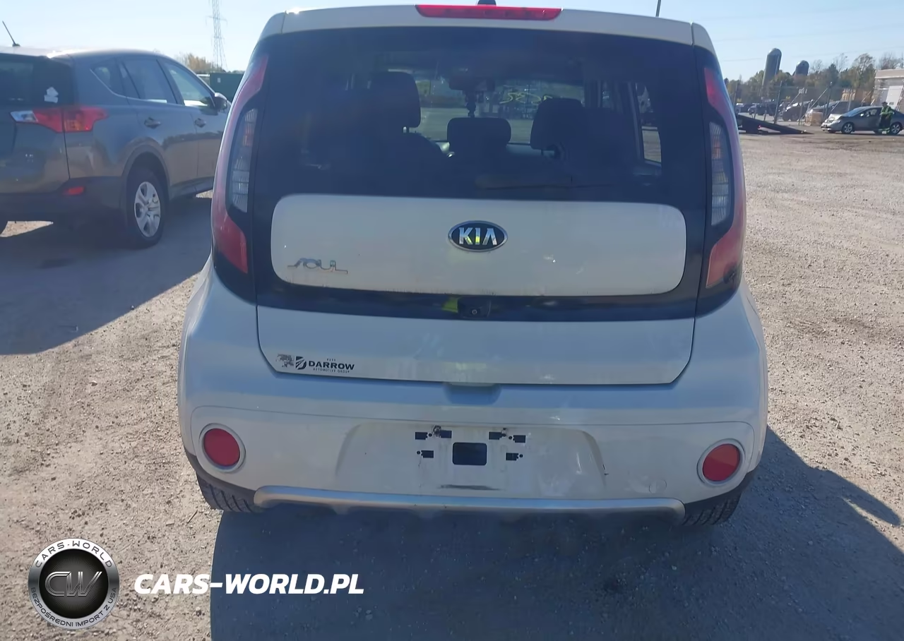 2018 Kia Soul + VIN:KNDJP3A54J7557126 - 16