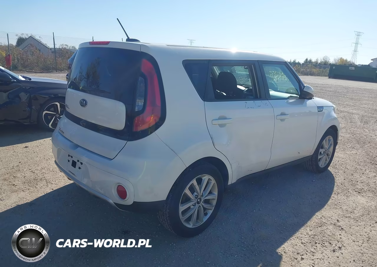2018 Kia Soul + VIN:KNDJP3A54J7557126 - 4