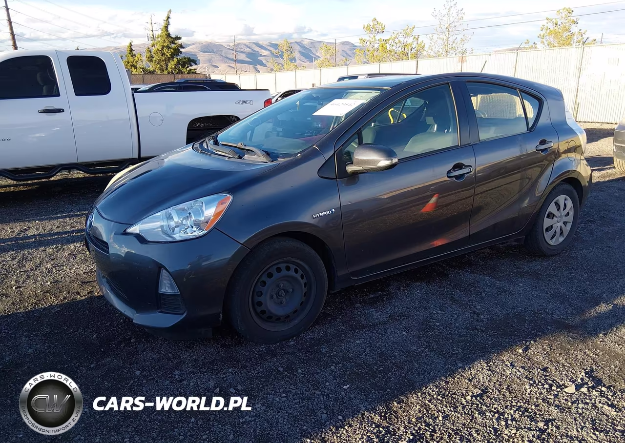 2012 Toyota Prius C Two VIN:JTDKDTB35C1527777 - 2