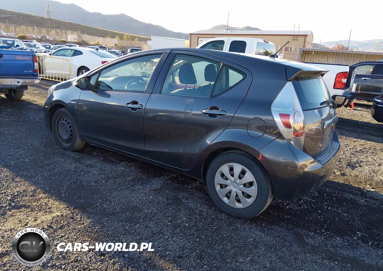 2012 Toyota Prius C Two VIN:JTDKDTB35C1527777 - 3