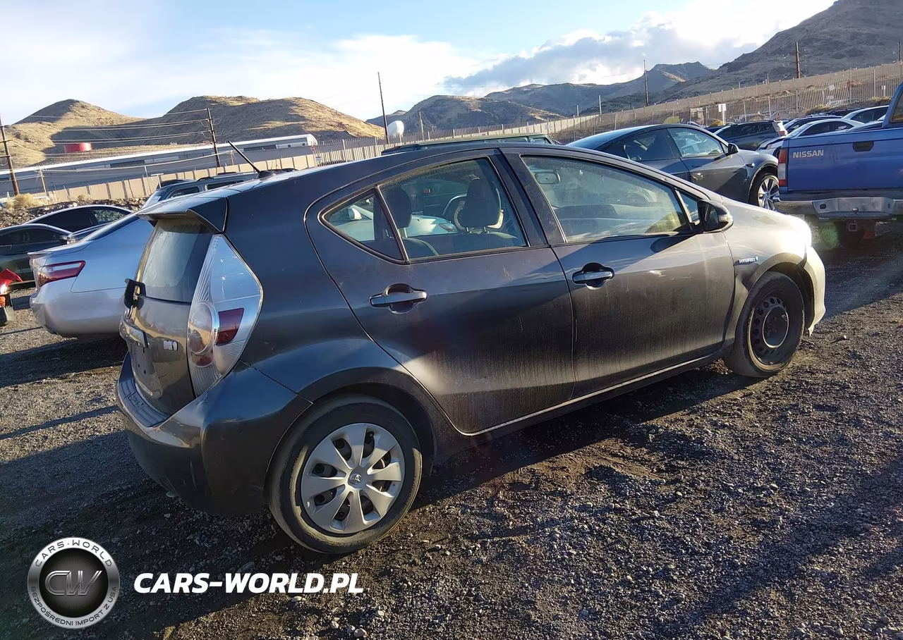 2012 Toyota Prius C Two VIN:JTDKDTB35C1527777 - 4