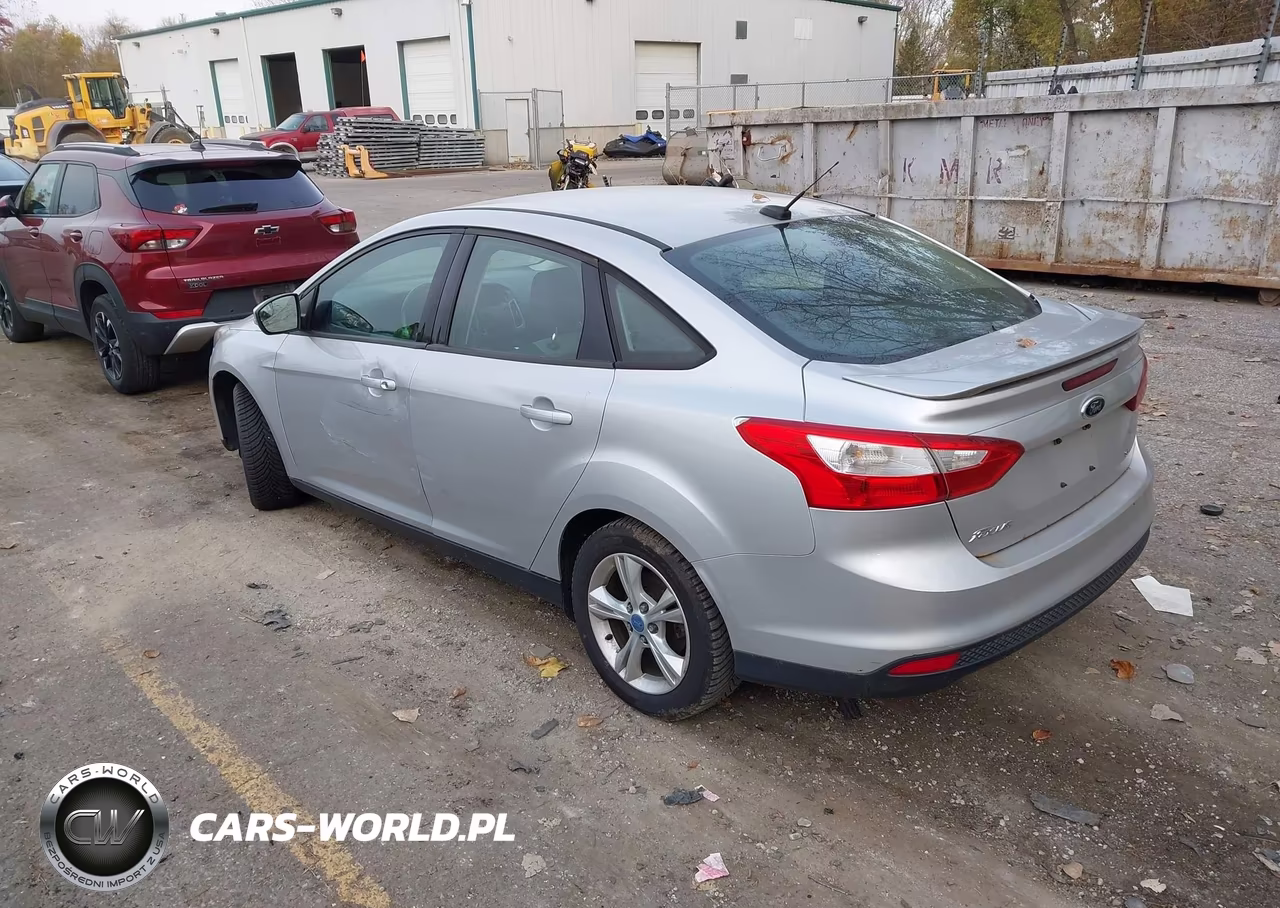 2012 Ford Focus Se VIN:1FAHP3F21CL354613 - 3
